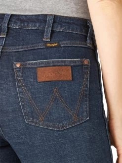 Wrangler Women's Retro Green High Rise Trouser-Faithlyn -Modern Life Shop BackPocket 1024x1024 7b8a0be6 36ae 48dd 9d98 a2a3be02a750