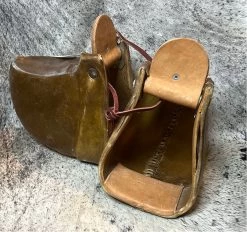 Scott Thomas Tapaderos Rawhide