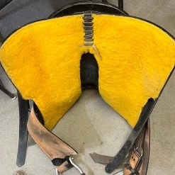 Used Royal King Barrel Saddle 15'' -Modern Life Shop image 9318cec6 ed66 437f b30f f4512146116a