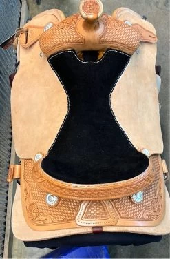 R Bar B Arena Roper 16" -Modern Life Shop image e414190d df2f 488d a582 5568b8c35200